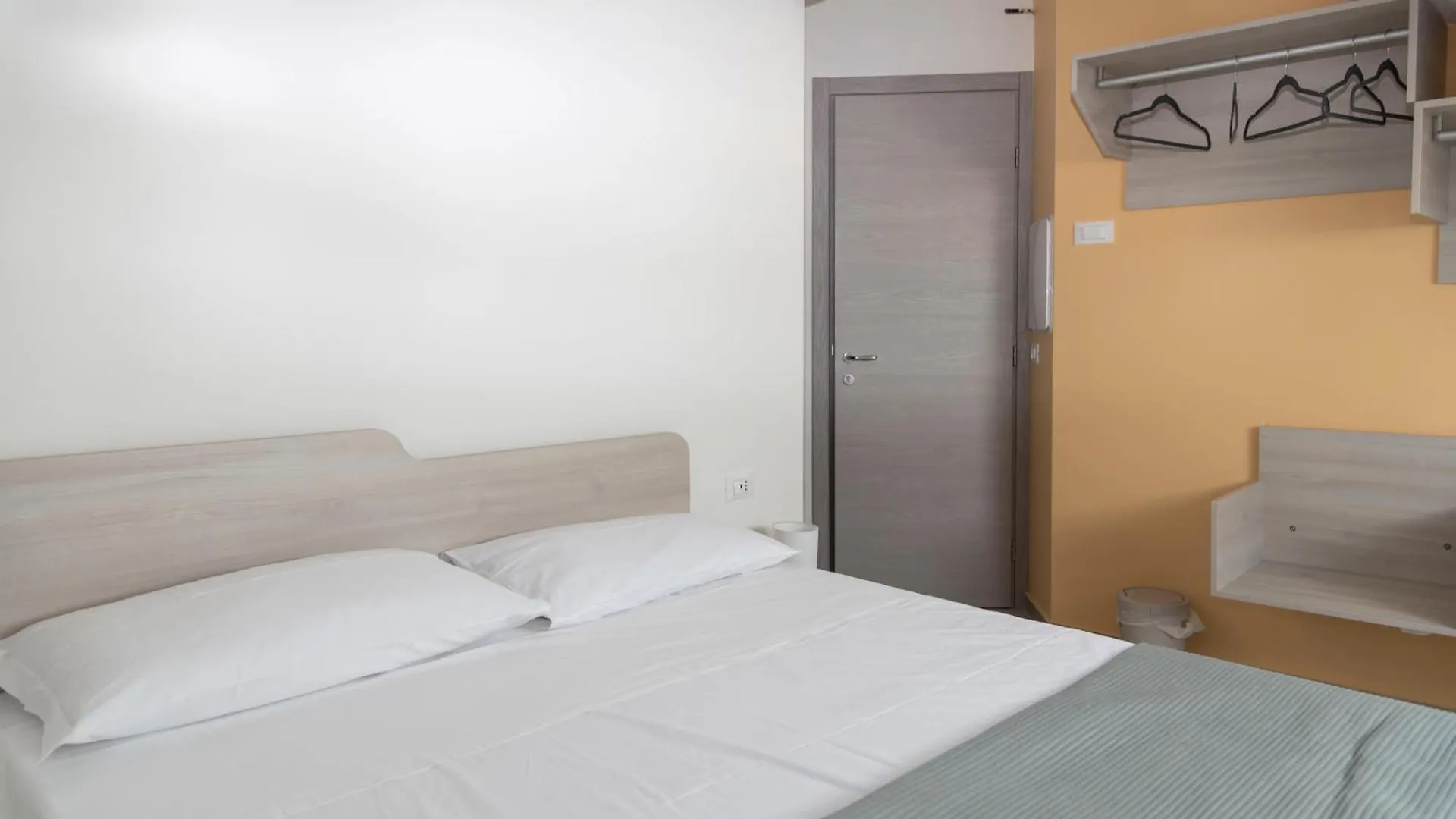 Hz Bed & Breakfast And Apartments Torre Forte